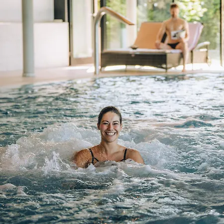 Отель Wellnesshotel Linde 4*