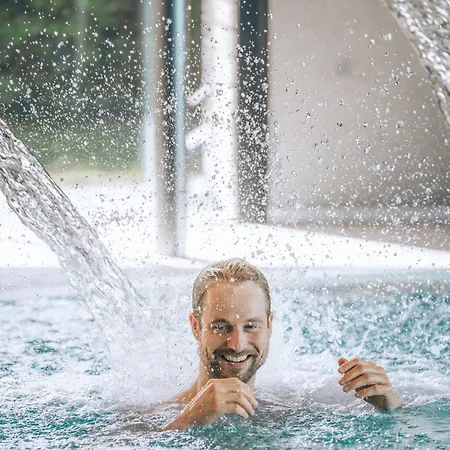 Wellnesshotel Linde Отель Зульцберг